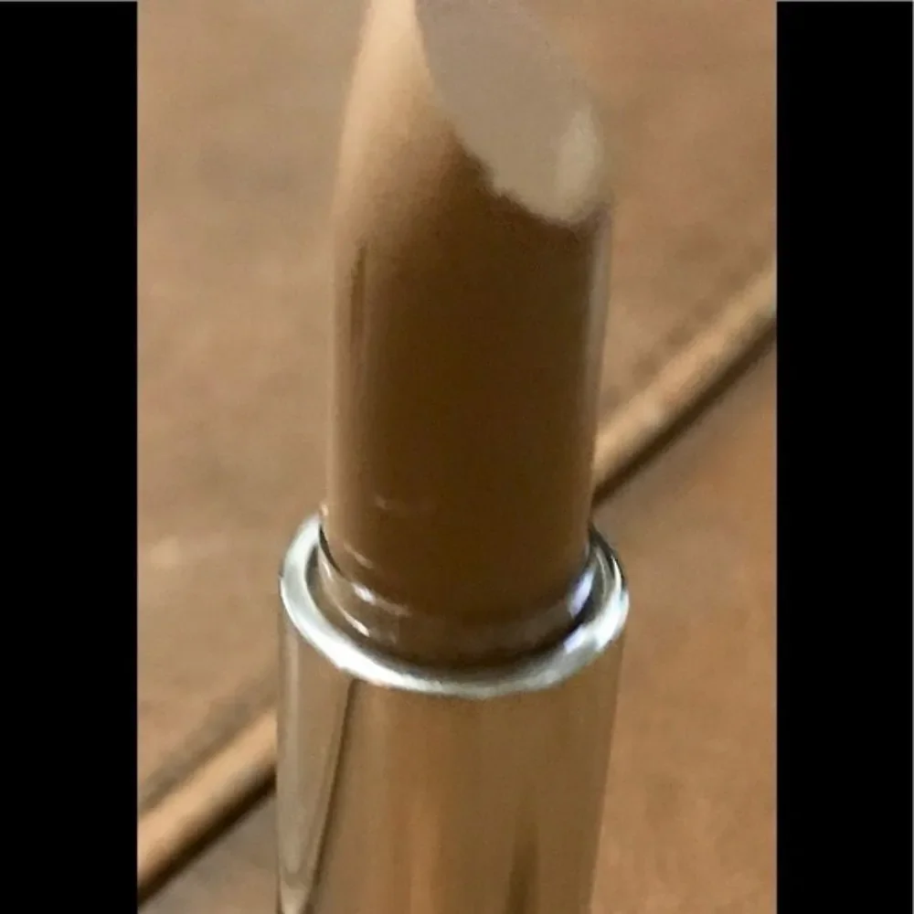 Calvin Klein‎ Lipstick in Camel